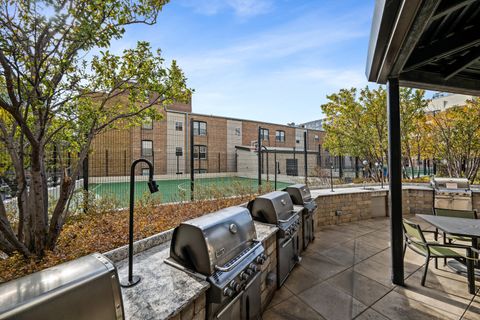 Tiny photo for 3930 N Pine Grove Avenue #1109, Chicago, IL 60613 (MLS # 12484110)