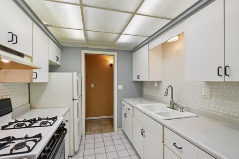 Tiny photo for 915 Graceland Avenue #1E, Des Plaines, IL 60016 (MLS # 12497199)