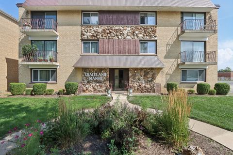 Photo of 915 Graceland Avenue #1E, Des Plaines, IL 60016 (MLS # 12497199)