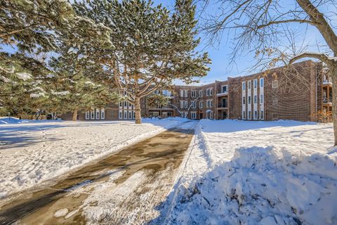 Tiny photo for 1575 Sandpebble Drive #113, Wheeling, IL 60090 (MLS # 12531221)