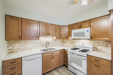 Tiny photo for 1575 Sandpebble Drive #113, Wheeling, IL 60090 (MLS # 12531221)