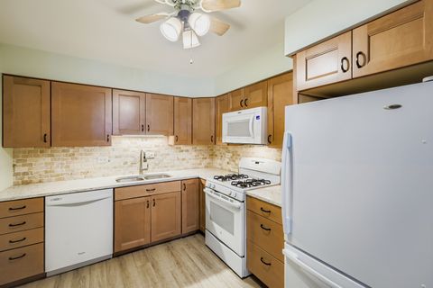 Tiny photo for 1575 Sandpebble Drive #113, Wheeling, IL 60090 (MLS # 12531221)