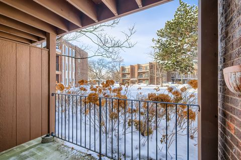 Tiny photo for 1575 Sandpebble Drive #113, Wheeling, IL 60090 (MLS # 12531221)
