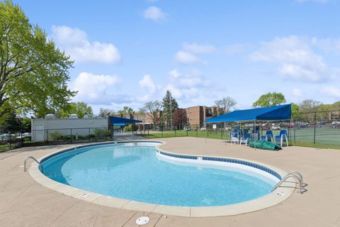 Tiny photo for 1575 Sandpebble Drive #113, Wheeling, IL 60090 (MLS # 12531221)