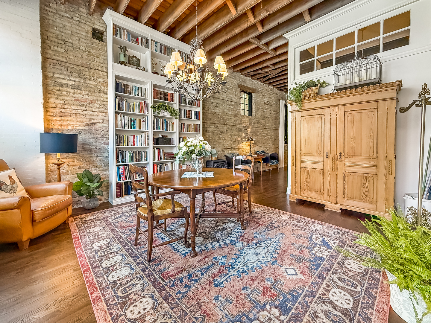 1917 W Belmont Avenue
