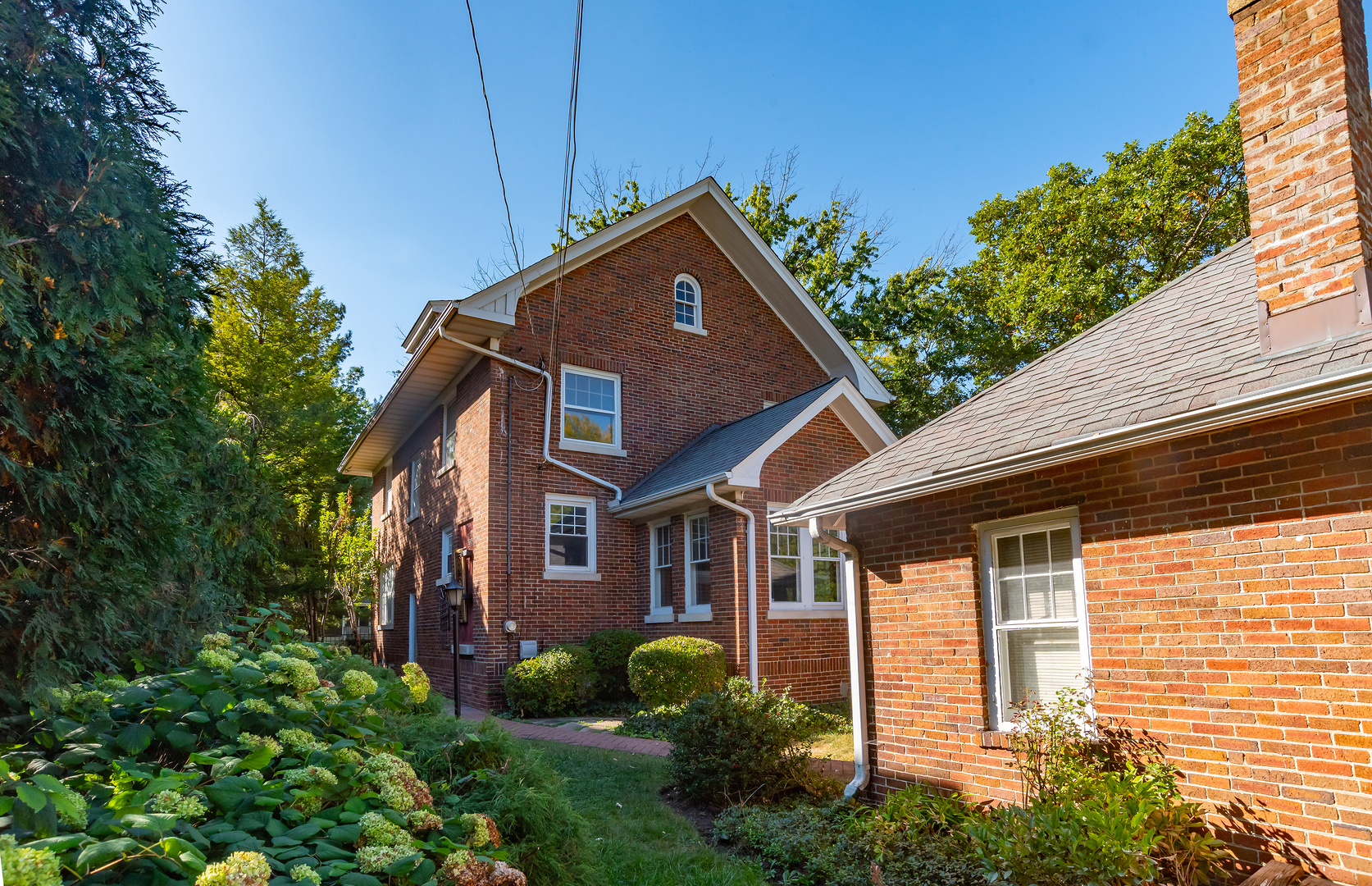 La Grange, Illinois 60525, United States, 5 Bedrooms Bedrooms, ,3 BathroomsBathrooms,Residential,Active,242633