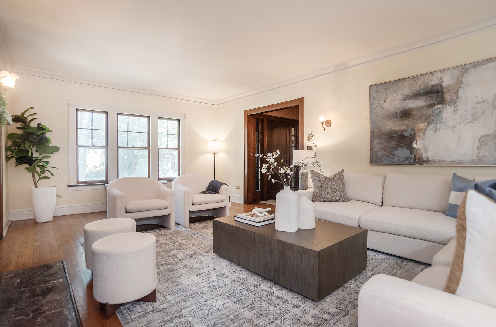 La Grange, Illinois 60525, United States, 5 Bedrooms Bedrooms, ,3 BathroomsBathrooms,Residential,Active,242633