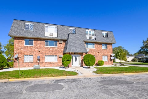Photo of 17227 71st Court #2, Tinley Park, IL 60477 (MLS # 12790514)