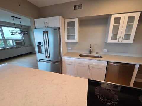 Tiny photo for 3180 N Lake Shore Drive #5H, Chicago, IL 60657 (MLS # 12753912)