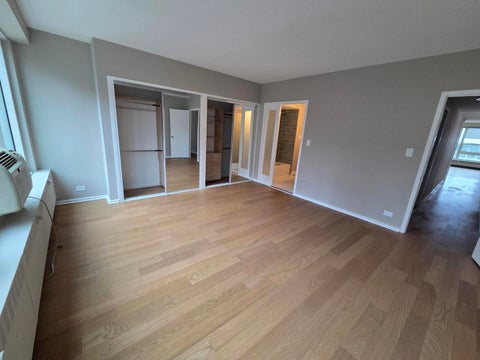 Tiny photo for 3180 N Lake Shore Drive #5H, Chicago, IL 60657 (MLS # 12753912)