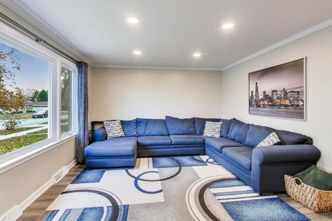 Tiny photo for 11104 Boeger Court, Westchester, IL 60154 (MLS # 12514460)