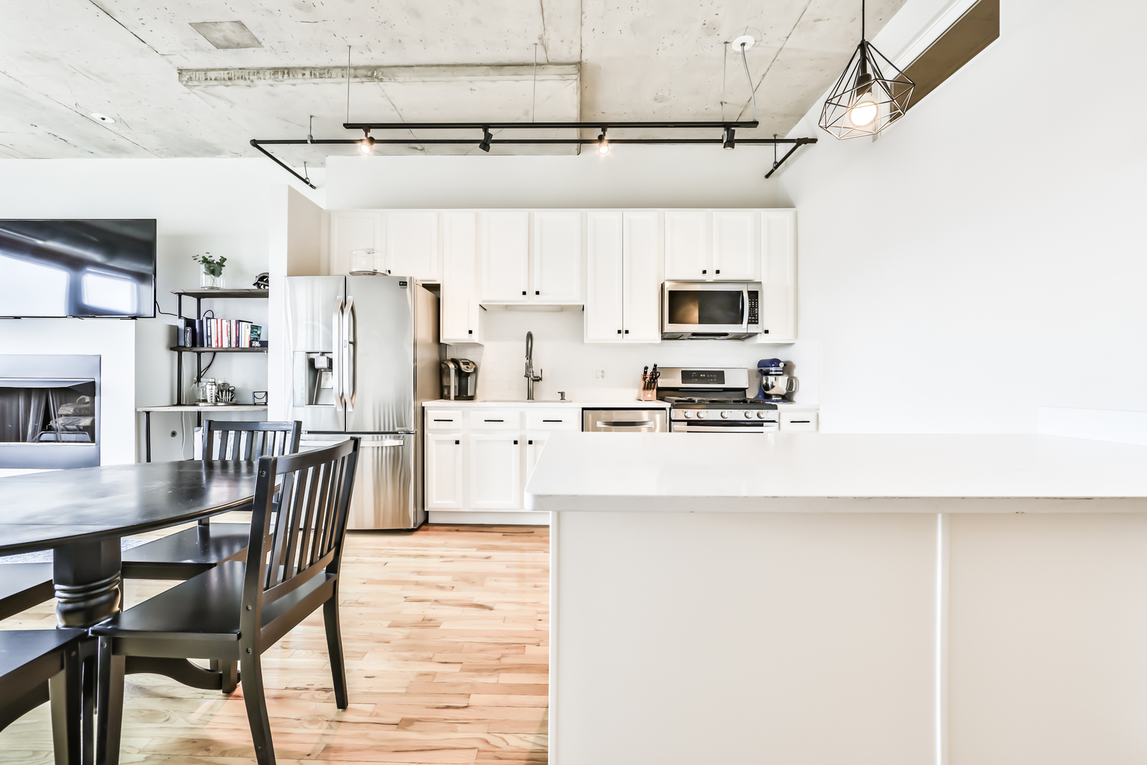 6 S Laflin Street 709