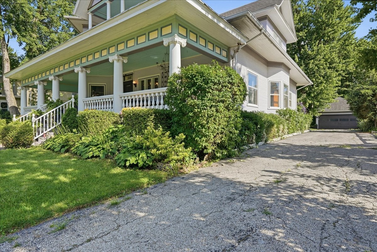 305 W Elm Street