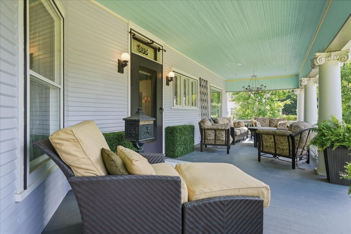 305 W Elm Street