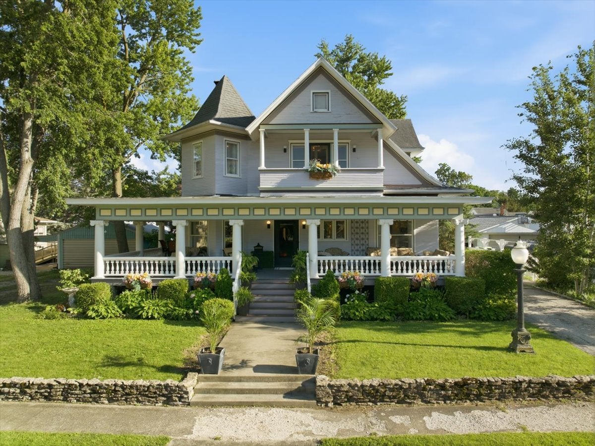 305 W Elm Street