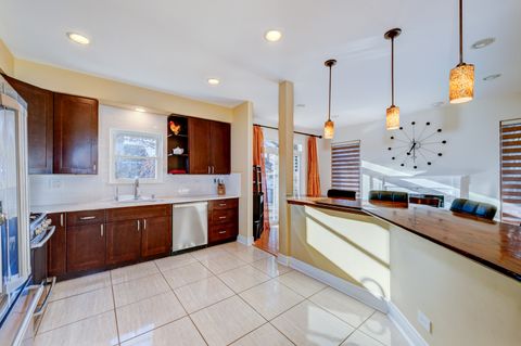 Tiny photo for 72 N Southport Drive, Mundelein, IL 60060 (MLS # 12577930)