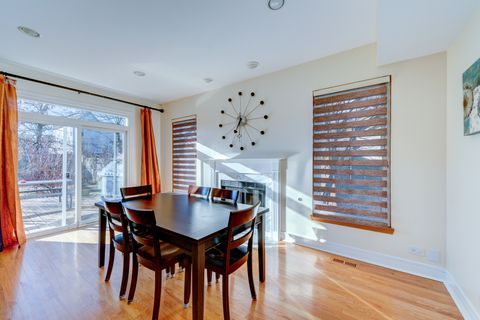 Tiny photo for 72 N Southport Drive, Mundelein, IL 60060 (MLS # 12577930)