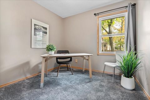 Tiny photo for 4 Palm Court, Bloomington, IL 61701 (MLS # 12494031)