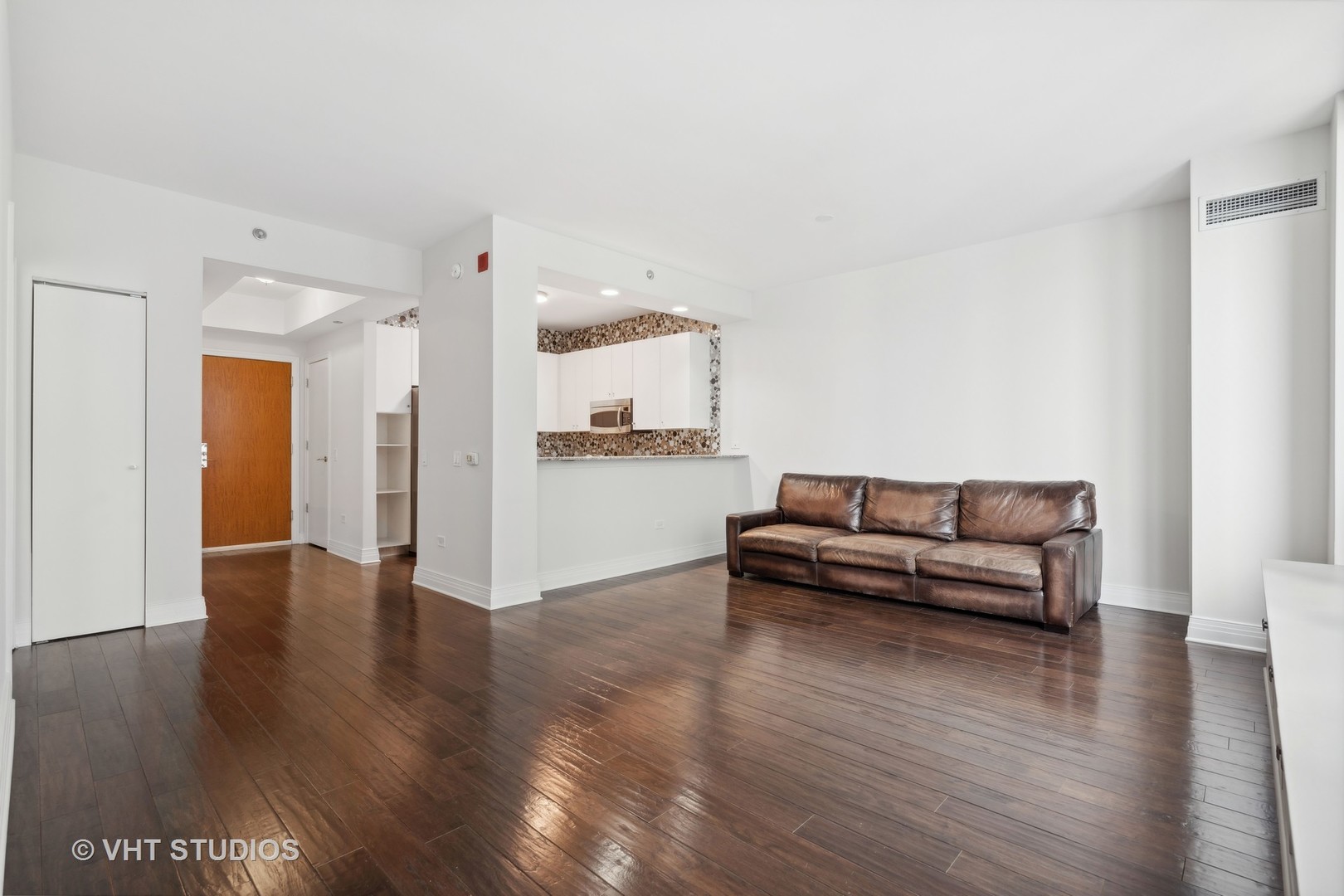 600 N LAKE SHORE Drive 2110