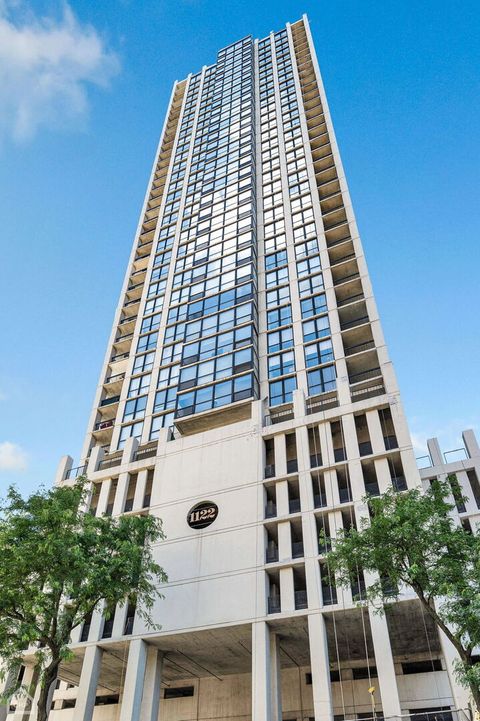 Photo of 1122 N Clark Street #1910, Chicago, IL 60610 (MLS # 12467197)