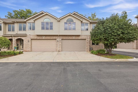 Photo of 691 E Nerge Road, Roselle, IL 60172 (MLS # 12769343)