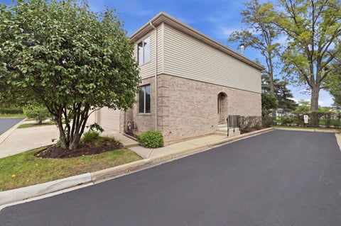 Tiny photo for 691 E Nerge Road, Roselle, IL 60172 (MLS # 12769343)