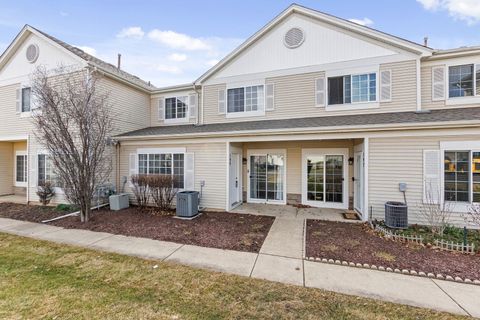 Tiny photo for 199 N Oakhurst Drive N #199, Aurora, IL 60504 (MLS # 12458989)