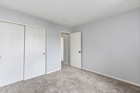 Tiny photo for 199 N Oakhurst Drive N #199, Aurora, IL 60504 (MLS # 12458989)