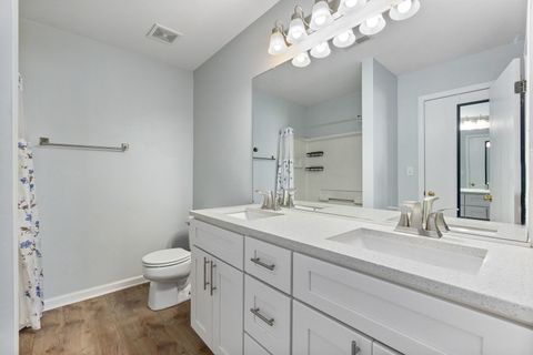 Tiny photo for 199 N Oakhurst Drive N #199, Aurora, IL 60504 (MLS # 12458989)