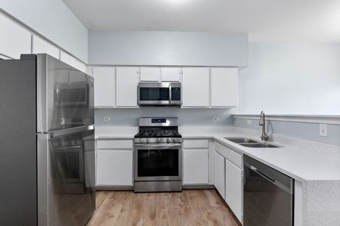 Tiny photo for 199 N Oakhurst Drive N #199, Aurora, IL 60504 (MLS # 12458989)