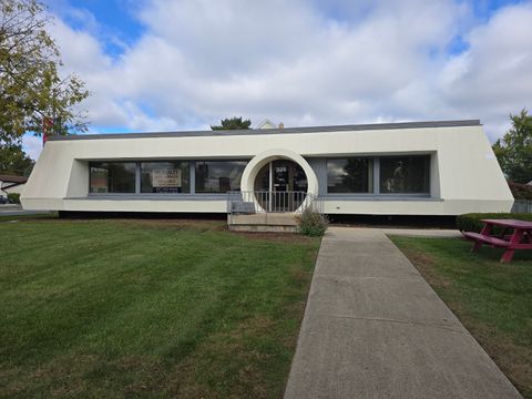 326 S Milwaukee Avenue Libertyville IL 60048
