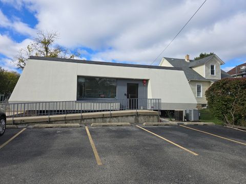 326 S Milwaukee Avenue Libertyville IL 60048