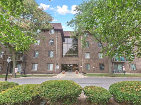 Photo of 830 Elder Road #406, Homewood, IL 60430 (MLS # 12726869)