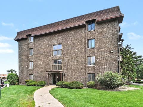 Tiny photo for 830 Elder Road #406, Homewood, IL 60430 (MLS # 12726869)