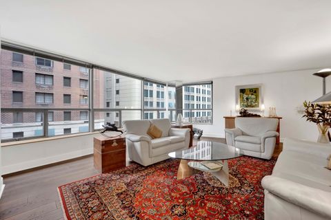 Tiny photo for 110 E Delaware Place #401, Chicago, IL 60611 (MLS # 12587051)