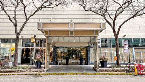 Tiny photo for 110 E Delaware Place #401, Chicago, IL 60611 (MLS # 12587051)