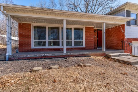 Tiny photo for 3225 28th Street Court, Rock Island, IL 61201 (MLS # 12576872)