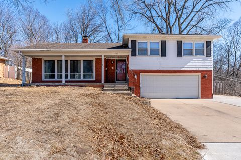 Photo of 3225 28th Street Court, Rock Island, IL 61201 (MLS # 12576872)