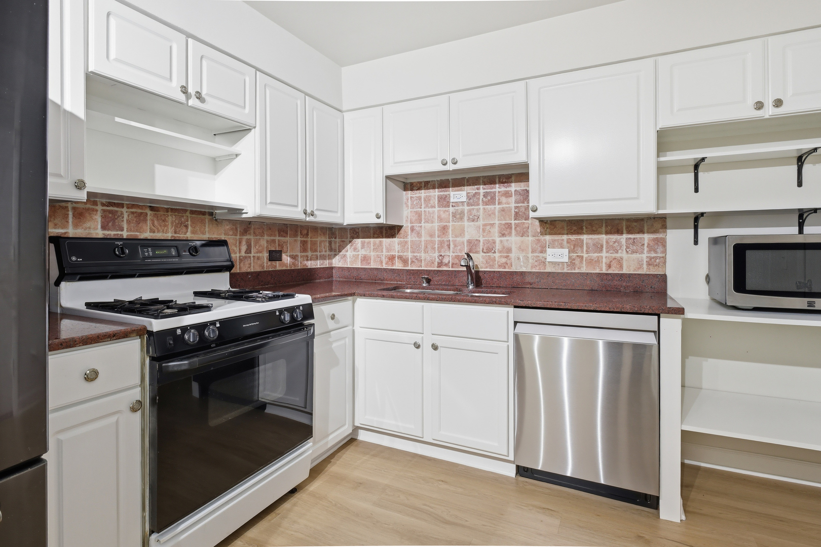 750 Dempster Street CG4