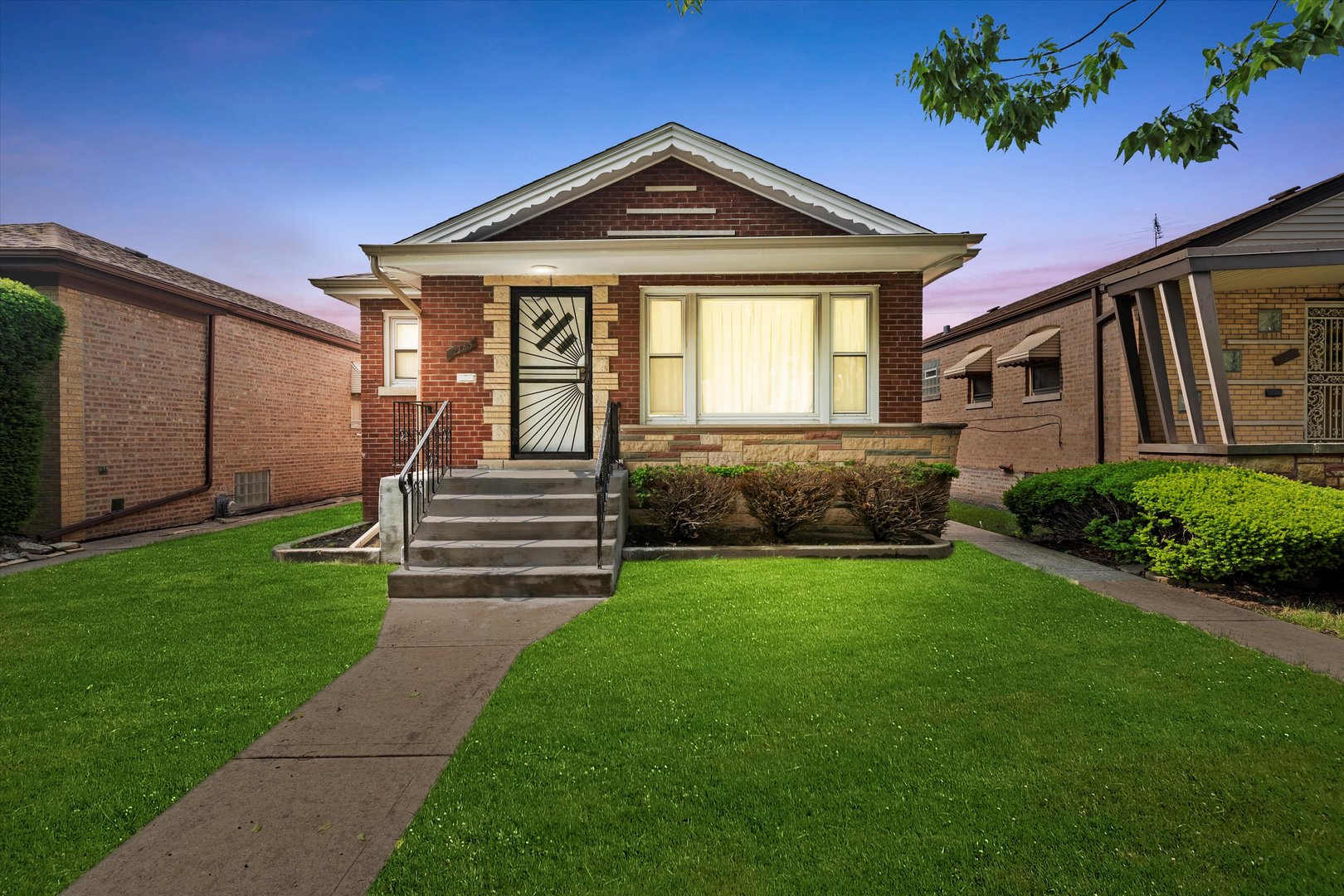 2743 W 83rd Street