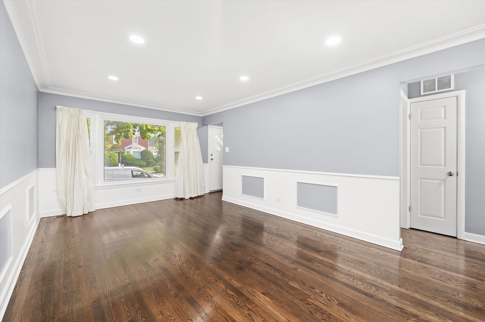 2743 W 83rd Street