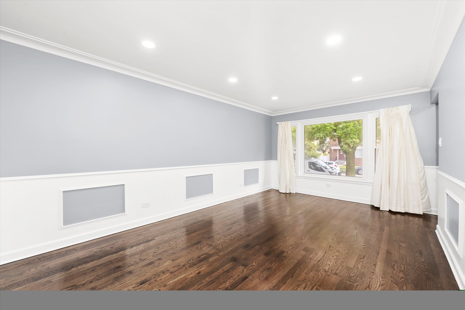 2743 W 83rd Street