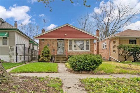 Photo of 701 W 116th Street, Chicago, IL 60628 (MLS # 12616595)