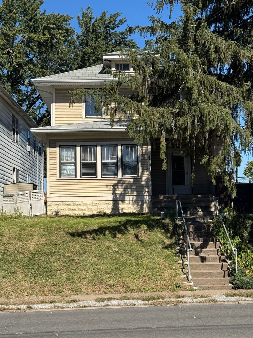 918 W Locust Street