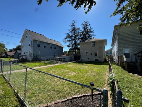 Tiny photo for 918 W Locust Street, Davenport, IA 52804 (MLS # 12770772)