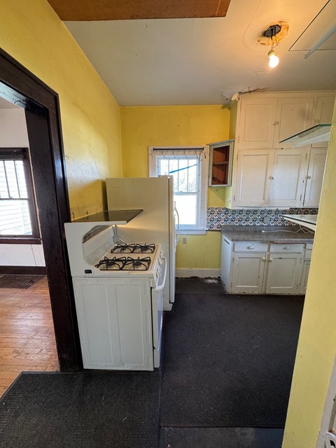 Tiny photo for 918 W Locust Street, Davenport, IA 52804 (MLS # 12770772)