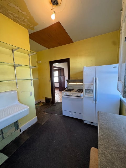 Tiny photo for 918 W Locust Street, Davenport, IA 52804 (MLS # 12770772)
