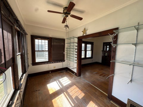 Tiny photo for 918 W Locust Street, Davenport, IA 52804 (MLS # 12770772)