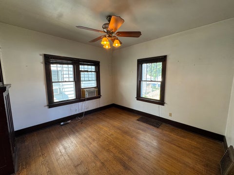 Tiny photo for 918 W Locust Street, Davenport, IA 52804 (MLS # 12770772)