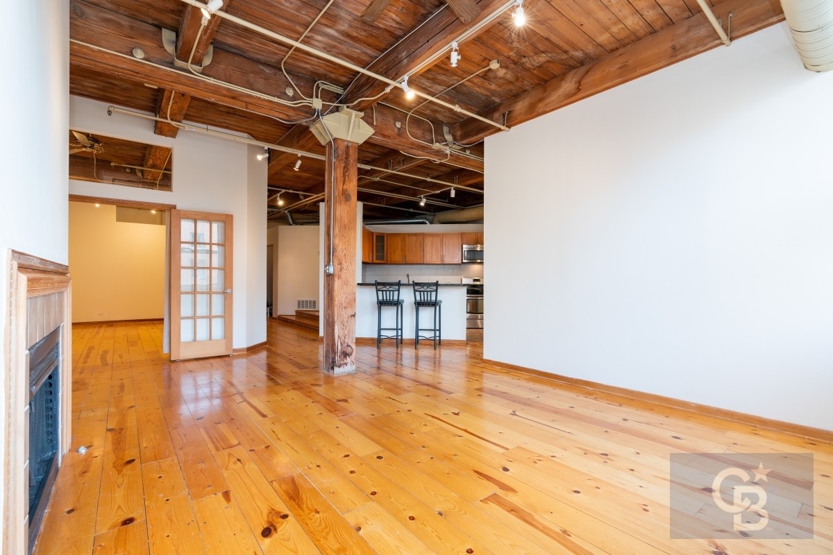 913 W Van Buren Street 6C